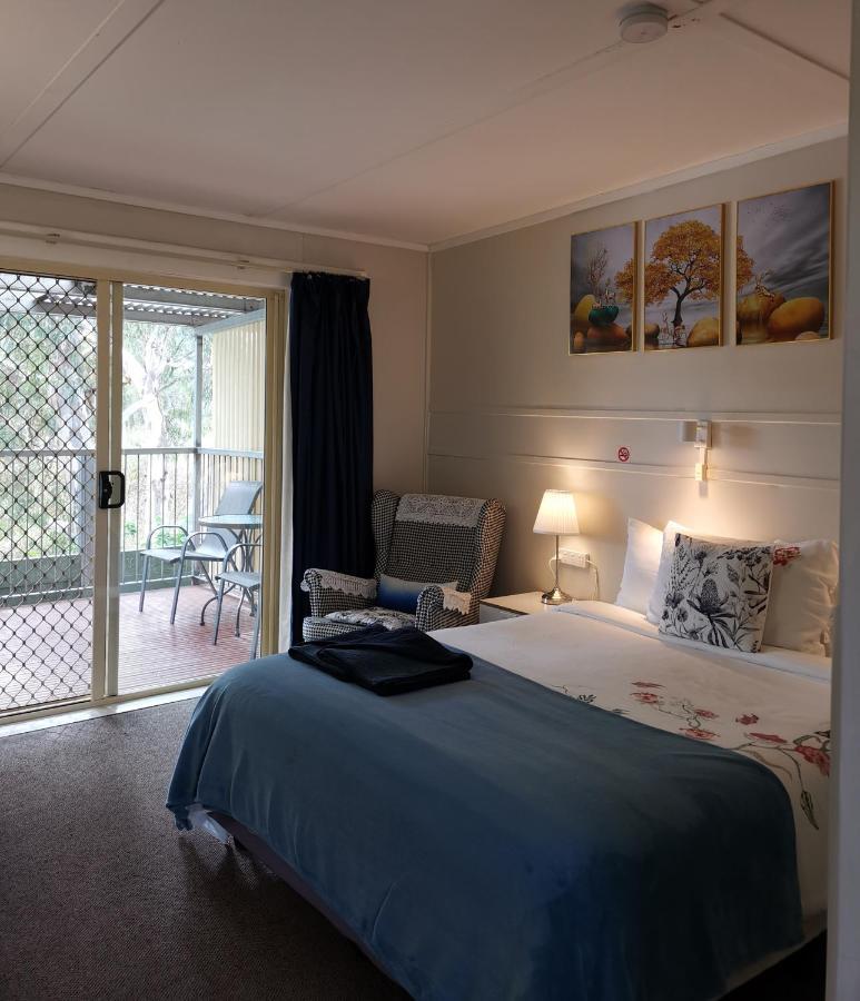 Donald Riverside Motel Extérieur photo