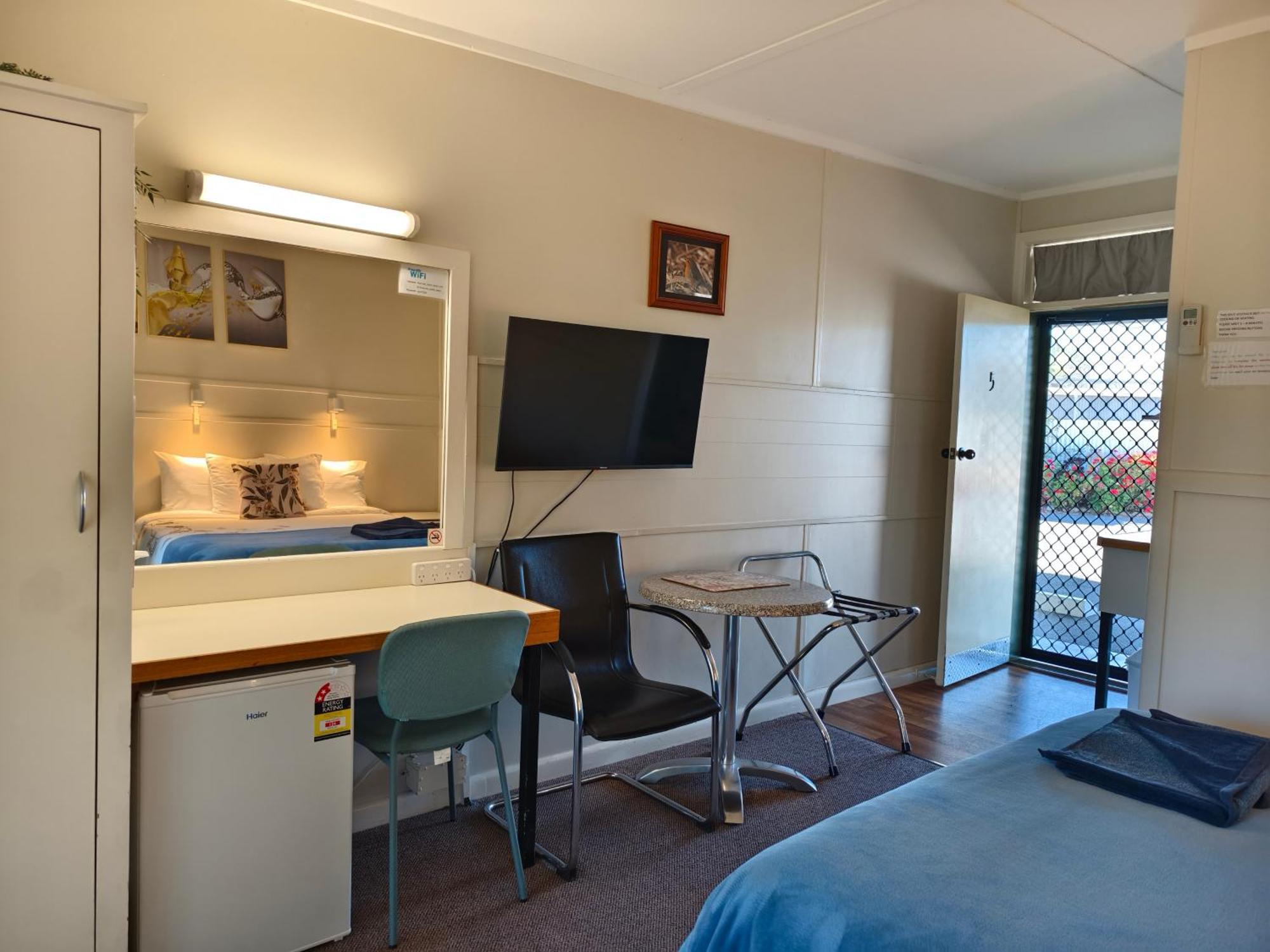 Donald Riverside Motel Extérieur photo