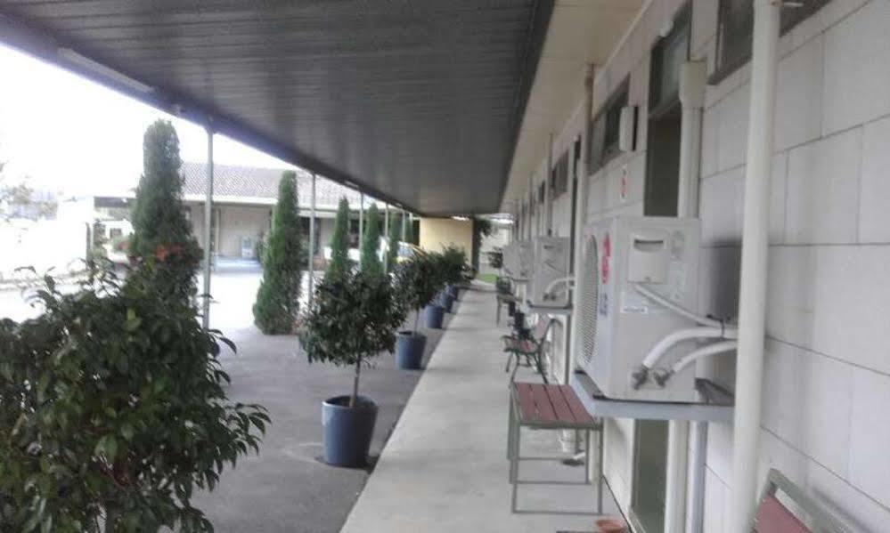 Donald Riverside Motel Extérieur photo