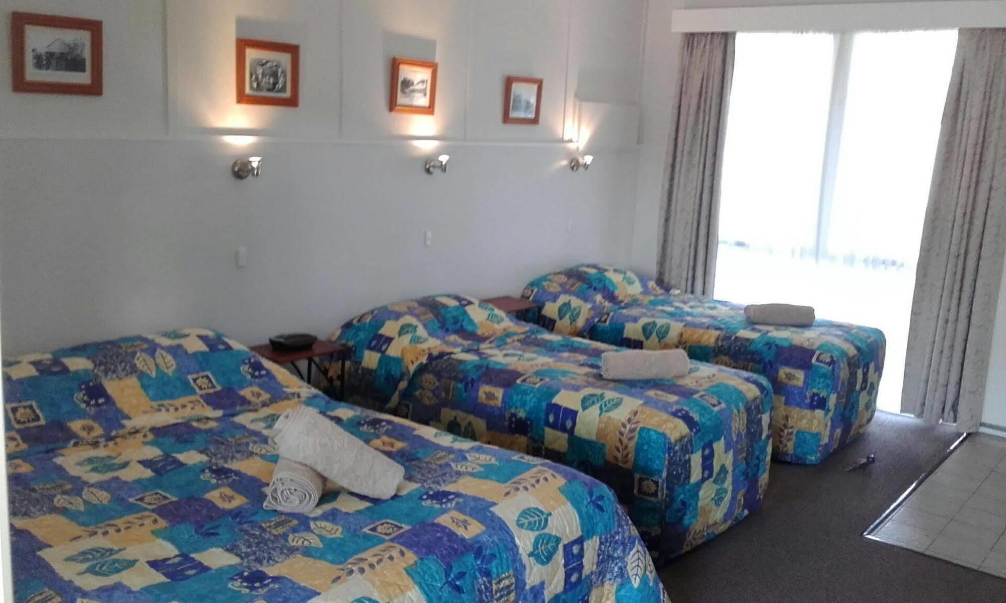 Donald Riverside Motel Extérieur photo