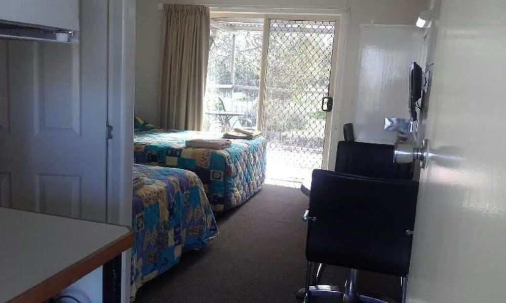 Donald Riverside Motel Extérieur photo
