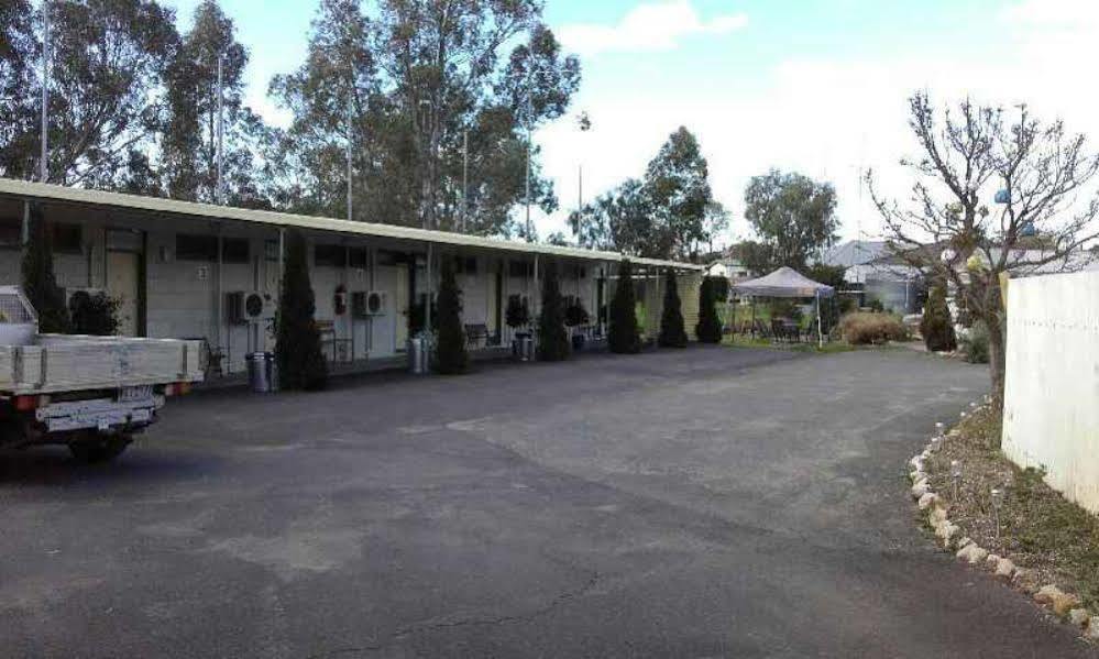 Donald Riverside Motel Extérieur photo